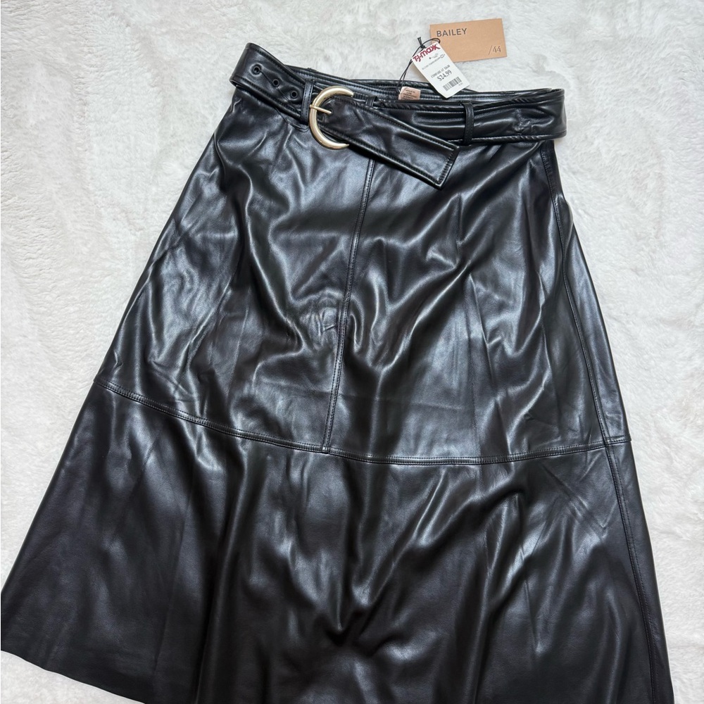 Elegant Black A-Line Leather Skirt